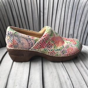 BOC Size 10 NWOT floral clogs